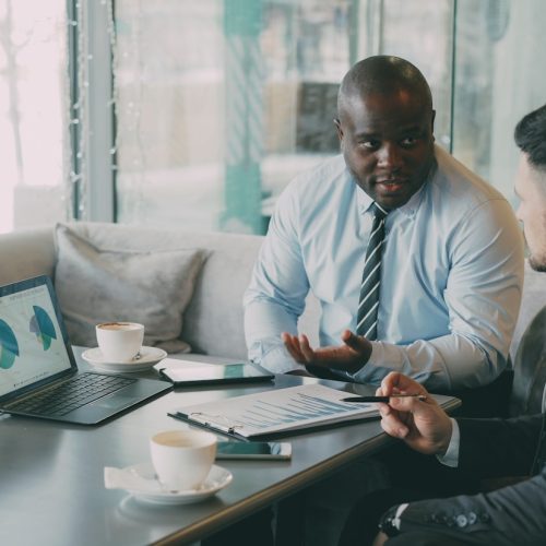 Estratégias simples para poupar mais todo mês